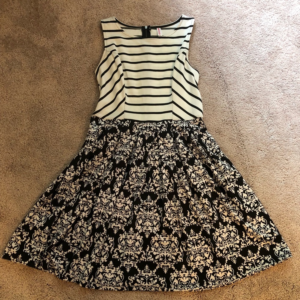 EUC black and white sun dress